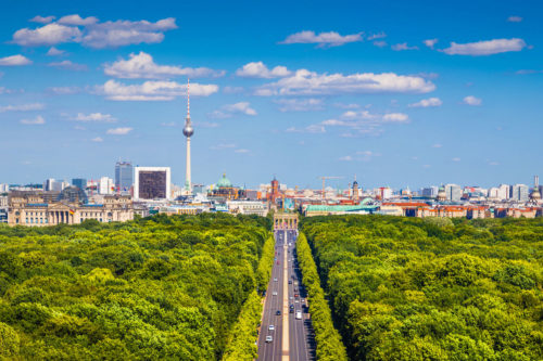 Panoramablick auf das Brandenburger Tor in Berlin