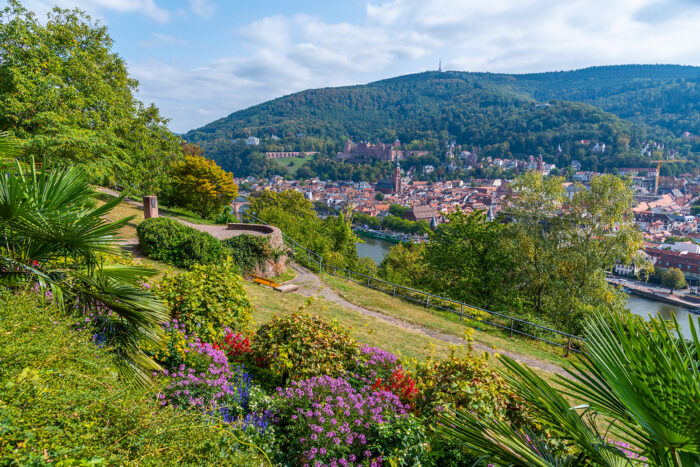 Philosophenweg in Heidelberg, Blick auf Neckar und Heidelberg, Baden-Württemberg